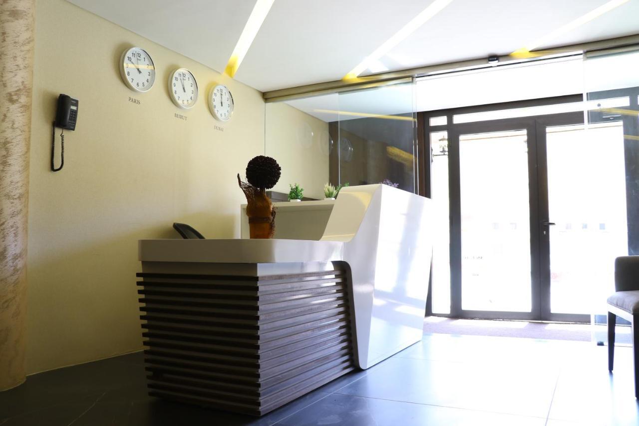 Planet Suites Mzaar Kfardebian Exterior photo