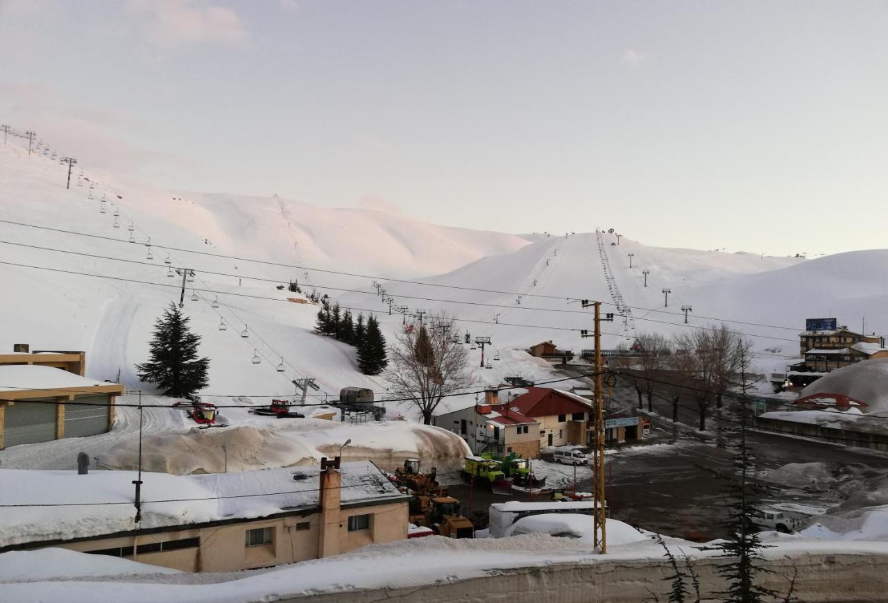 Planet Suites Mzaar Kfardebian Exterior photo