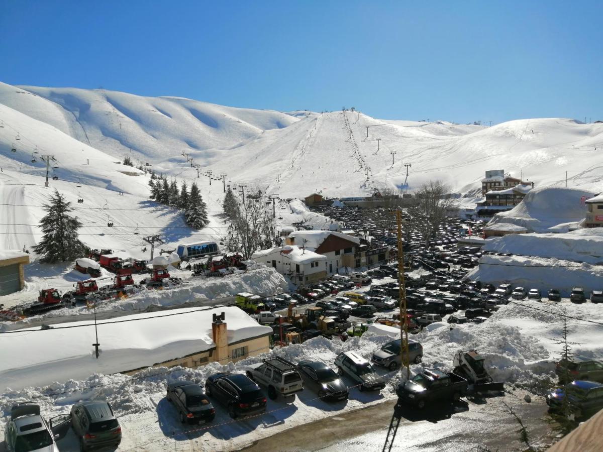 Planet Suites Mzaar Kfardebian Exterior photo